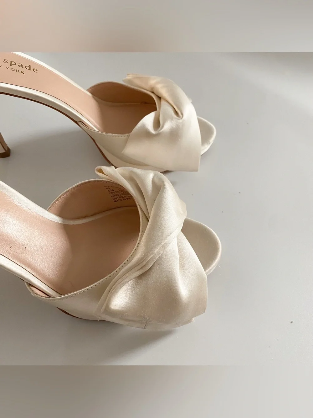 Kate Spade Ivory Luxe Satin Bow Leather Peep Toe Heels Bridal Wedding Elopement